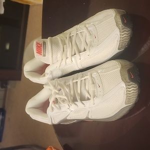 Woman's Nike Reax Run 5